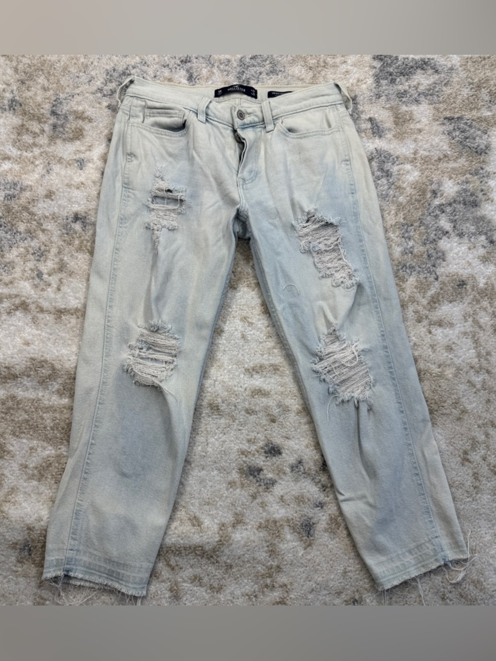 Hollister Low Rise Boyfriend Jeans W27 L25 Light Wash Distressed Raw Hem Stretch